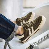 Scarpe da skateboard verdi moda primaverile Scarpe da ginnastica vulcanizzate da uomo Comode scarpe da ginnastica casual piatte basse da uomo zapatillas de hombre